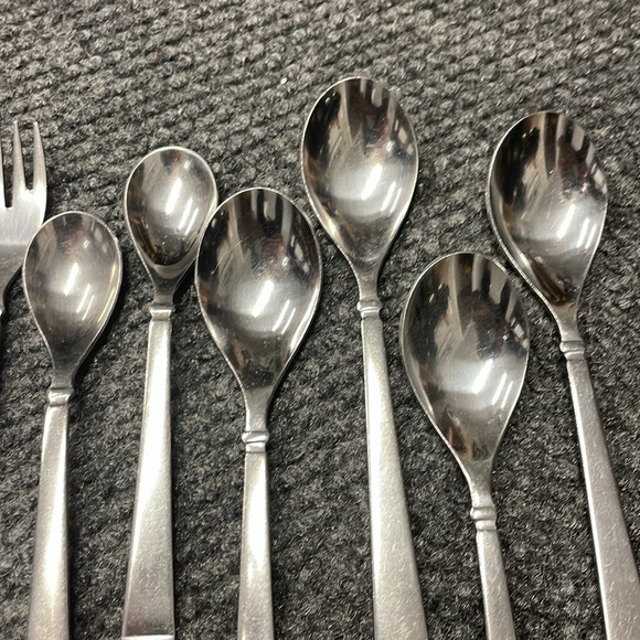 Rogers Stainless Steel Flatware Forks Spoons 15 pieces - Picture 6 of 7